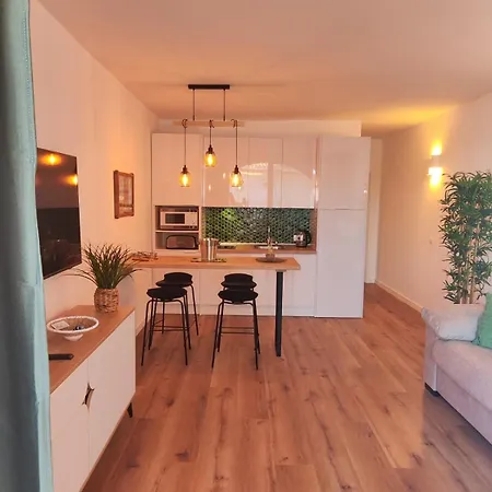 Ocean View Luxury Big Terrace 1 Bedroom * 아데제